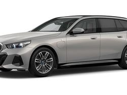 Grau Gebraucht 2024 BMW 530e Comfort Edition Kombi | 68.172 €