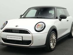 Weiß Gebraucht 2024 Mini Cooper Favoured Kleinwagen | 27.683 € (Etwas zu teuer)