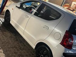 Weiß Gebraucht 2010 Nissan Pixo Kleinwagen | 2.700 € (Fairer Preis)