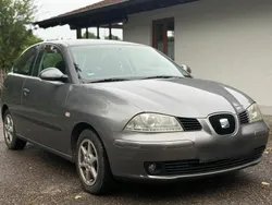 Grau Gebraucht 2005 Seat Ibiza Kleinwagen | 690 € (Guter Preis)