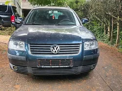 Blau Gebraucht 2004 VW Passat Kombi | 1.850 € (Guter Preis)