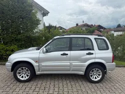 Silber Gebraucht 2005 Suzuki Grand Vitara SUV | 4.999 € (Guter Preis)