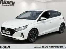 Weiss Gebraucht 2022 Hyundai i20 Edition 30 Limousine | 18.480 € (Fairer Preis)