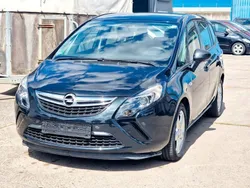 Schwarz Gebraucht 2016 Opel Zafira Tourer Selection Van / Kleinbus | 8.999 € (Guter Preis)