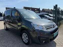 Grau Gebraucht 2016 Citroën Berlingo SELECTION Van / Kleinbus | 6.999 € (Fairer Preis)