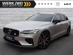 Bright silver / metallic Gebraucht 2021 Volvo V60 Kombi | 38.900 € (Etwas zu teuer)