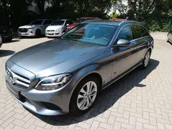Grau Gebraucht 2018 Mercedes C180 Kombi | 18.490 € (Fairer Preis)