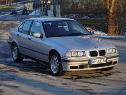 Silber Gebraucht 1998 BMW 316 Basis Limousine | 4.000 €