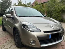 Beige Gebraucht 2011 Renault Clio III Dynamique Limousine | 5.000 € (Etwas zu teuer)