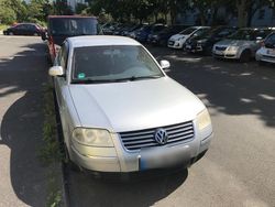 Grau Gebraucht 2004 VW Passat Limousine | 850 € (Guter Preis)