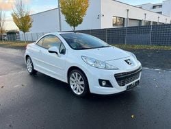 Weiß Gebraucht 2010 Peugeot 207 CC Platinum Cabrio | 4.990 € (Etwas zu teuer)