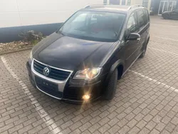 Schwarz Gebraucht 2009 VW Touran Cross Van / Kleinbus | 5.399 € (Fairer Preis)
