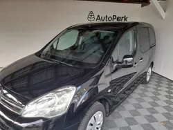 Schwarz Gebraucht 2017 Citroën Berlingo SELECTION Van / Kleinbus | 6.800 € (Superpreis)