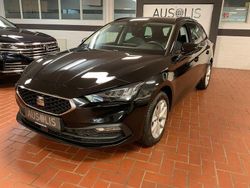 Midnight black (metallic) Gebraucht 2024 Seat Leon Style Kombi | 23.989 € (Fairer Preis)