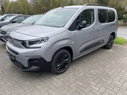 Grau Gebraucht 2024 Citroën Berlingo Van / Kleinbus | 29.680 € (Teuer)