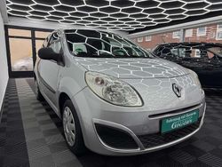 Platingrau Gebraucht 2009 Renault Twingo Authentique Kleinwagen | 3.290 €