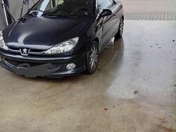 Schwarz Gebraucht 2007 Peugeot 206 CC Cabrio | 1.700 €