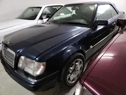 Blau Gebraucht 1996 Mercedes E300 Cabrio | 29.900 €
