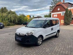 Weiß Gebraucht 2013 Opel Combo Selection Van / Kleinbus | 5.200 € (Fairer Preis)