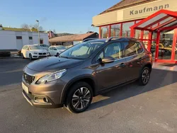 Grau Gebraucht 2018 Peugeot 2008 Crossway SUV | 7.900 € (Guter Preis)