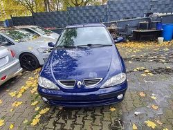 Blau Gebraucht 2000 Renault Mégane Dynamique Limousine | 1.499 € (Fairer Preis)