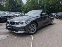 Grau Gebraucht 2020 BMW 330e Sport Line Limousine | 23.500 € (Fairer Preis)