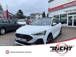 Weiß Gebraucht 2025 Ford Focus ST Limousine | 35.980 € (Guter Preis)