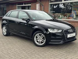 Schwarz Gebraucht 2013 Audi A3 Sportback Attraction Limousine | 7.799 € (Etwas zu teuer)