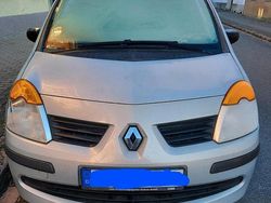 Grau Gebraucht 2005 Renault Modus Van / Kleinbus | 1.950 €