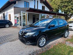 Schwarz Gebraucht 2016 Nissan Qashqai SUV | 10.990 € (Fairer Preis)
