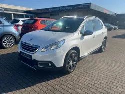 Weiß Gebraucht 2015 Peugeot 2008 Allure SUV | 9.800 € (Fairer Preis)