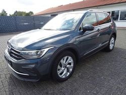 Grau Gebraucht 2023 VW Tiguan Move SUV | 22.990 € (Superpreis)