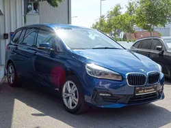 Phytonicblau Gebraucht 2022 BMW 218 Sport Line Van / Kleinbus | 17.950 € (Guter Preis)