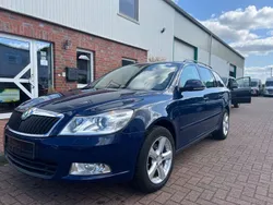 Blau Gebraucht 2011 Skoda Octavia Ambiente Kombi | 7.480 € (Fairer Preis)
