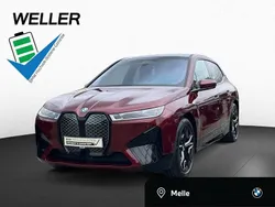Aventurinrot iii (rot) Gebraucht 2024 BMW iX Comfort Edition SUV | 59.750 € (Etwas zu teuer)