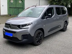 Grau Gebraucht 2024 Citroën Berlingo Van / Kleinbus | 24.999 € (Etwas zu teuer)