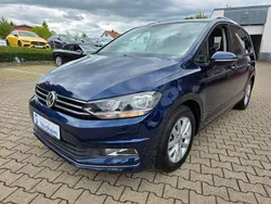 Blau Gebraucht 2017 VW Touran Comfortline Van / Kleinbus | 14.990 € (Fairer Preis)