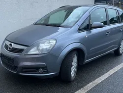 Grau Gebraucht 2005 Opel Zafira Edition Van / Kleinbus | 2.100 € (Fairer Preis)