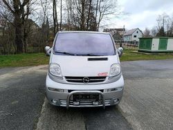 Silber Gebraucht 2003 Opel Vivaro Van / Kleinbus | 7.100 €