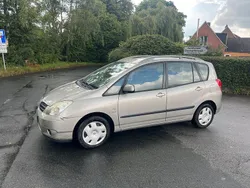 Gold Gebraucht 2002 Toyota Corolla Verso Van / Kleinbus | 1.950 € (Guter Preis)