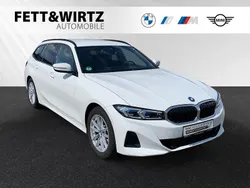 Alpinweiss Gebraucht 2024 BMW 330e Sport Line Kombi | 39.490 € (Guter Preis)