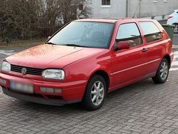 Rot Gebraucht 1997 VW Golf III Kleinwagen | 750 € (Fairer Preis)