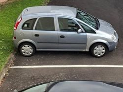Grau Gebraucht 2004 Opel Meriva Van / Kleinbus | 1.000 € (Guter Preis)