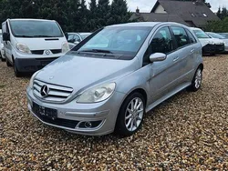 Silber Gebraucht 2007 Mercedes B180 Van / Kleinbus | 1.590 € (Fairer Preis)