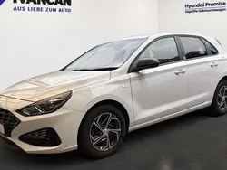 Weiß Gebraucht 2021 Hyundai i30 Edition 30 Limousine | 17.790 € (Guter Preis)