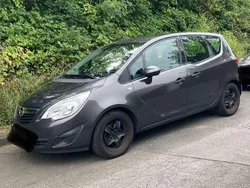 Grau Gebraucht 2010 Opel Meriva Edition Van / Kleinbus | 3.400 € (Fairer Preis)