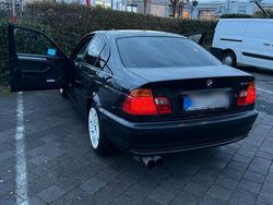 Schwarz Gebraucht 1999 BMW 318 Limousine | 4.800 €