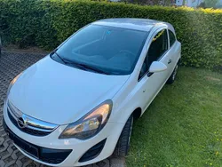 Weiß Gebraucht 2014 Opel Corsa Kleinwagen | 3.000 € (Guter Preis)