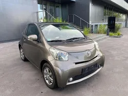 Braun Gebraucht 2010 Toyota iQ Kleinwagen | 4.990 € (Fairer Preis)