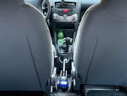 Grau Gebraucht 2007 Peugeot 107 Kleinwagen | 1.100 €